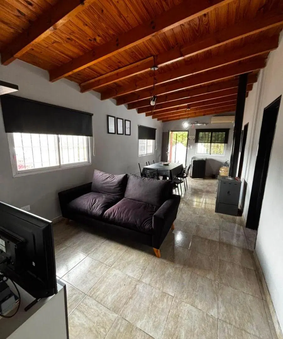 Venta de casa de 2hab con amplio parque, pileta y quincho con parilla. Los Talas 4