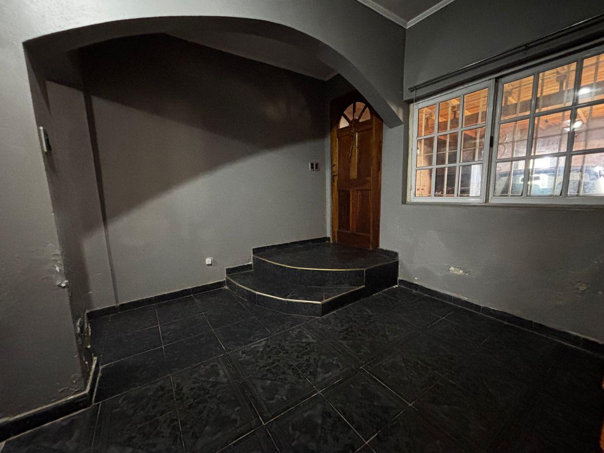 Foto de Casa sobre lote de 302 m² con 2 dormitorios en venta en Berisso, imagen 2
