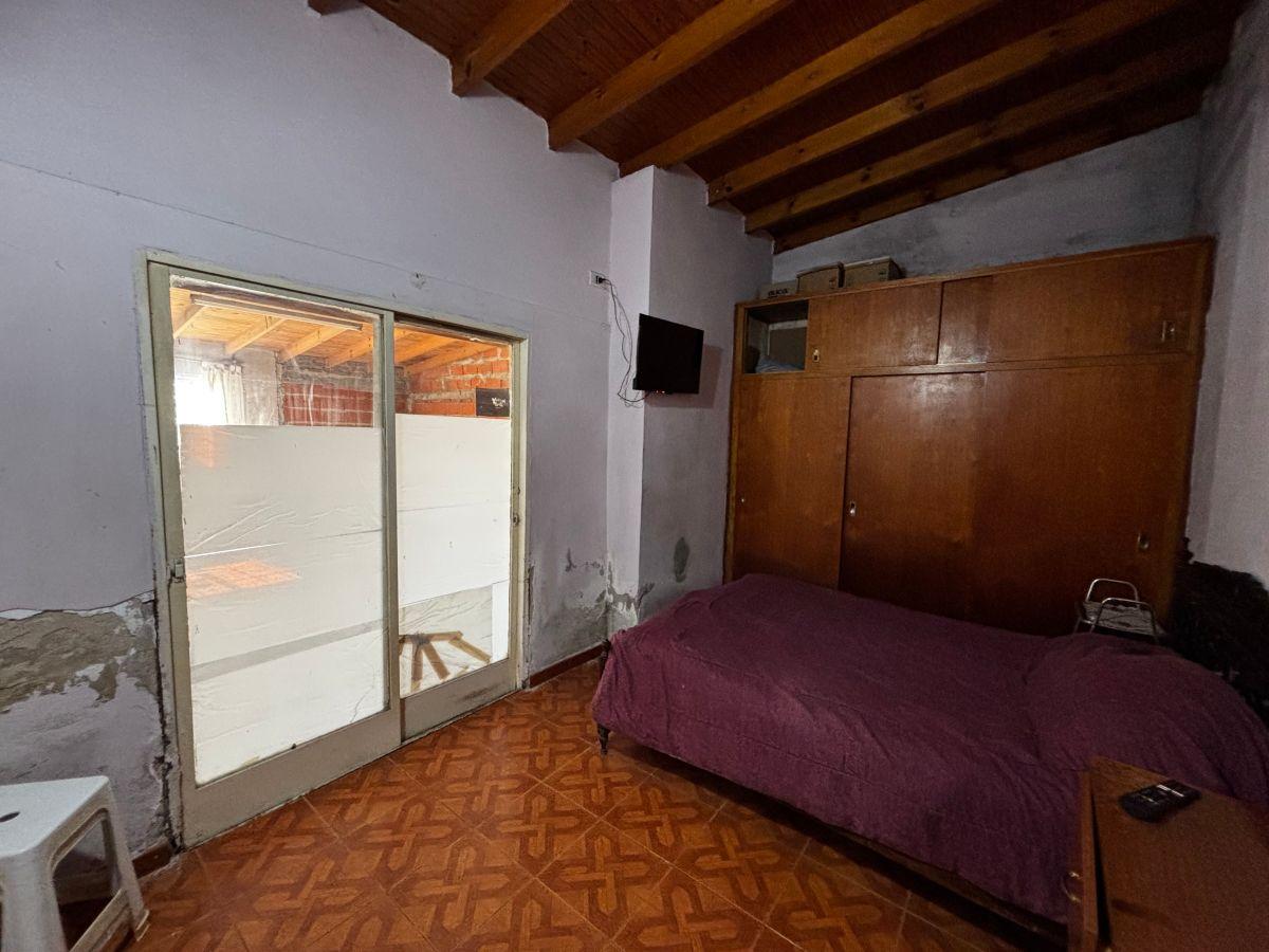 Foto de Casa sobre lote de 302 m² con 2 dormitorios en venta en Berisso, imagen 5