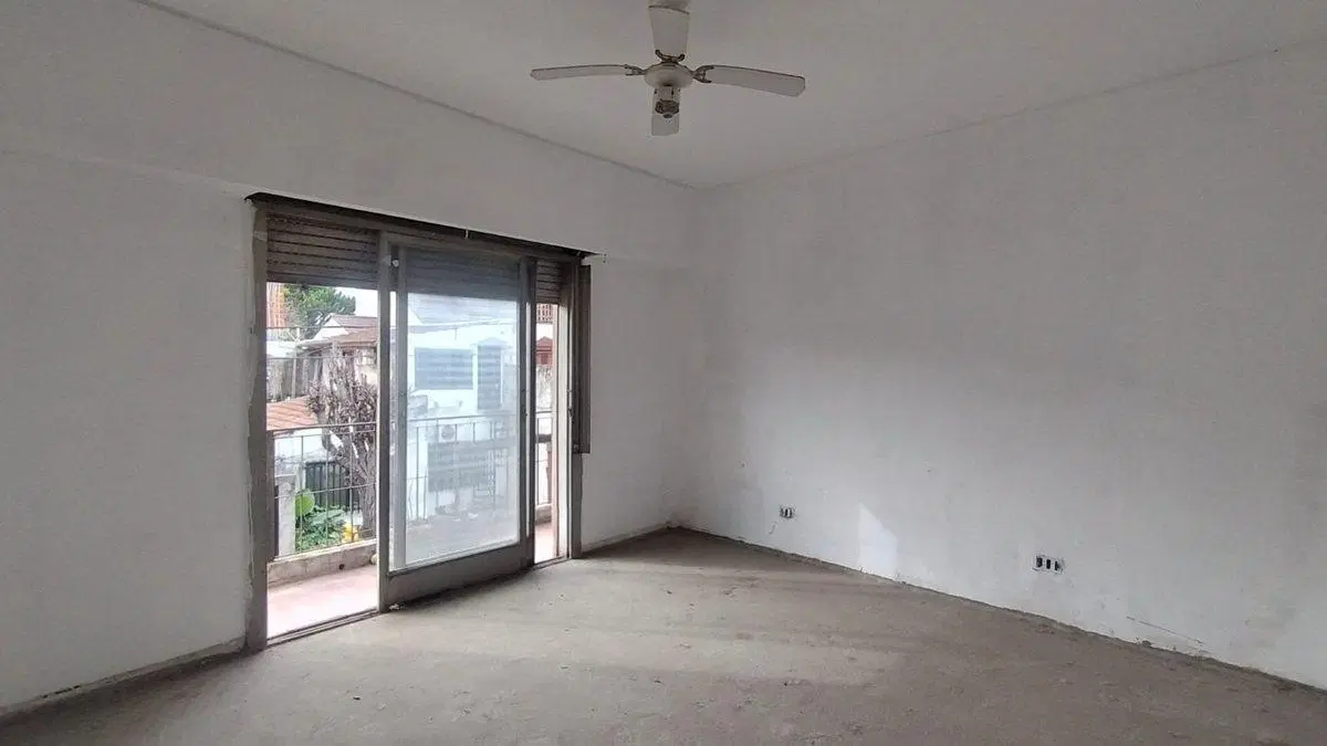 VENTA DE DEPARTAMENTO DE 3 AMBIENTES  RAMOS MEJIA 4
