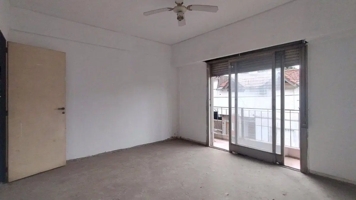 VENTA DE DEPARTAMENTO DE 3 AMBIENTES  RAMOS MEJIA 2