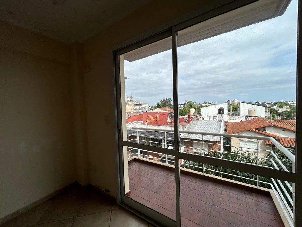 VENTA DEPARTAMENTO RAMOS MEJIA 2 AMBIENTES 4