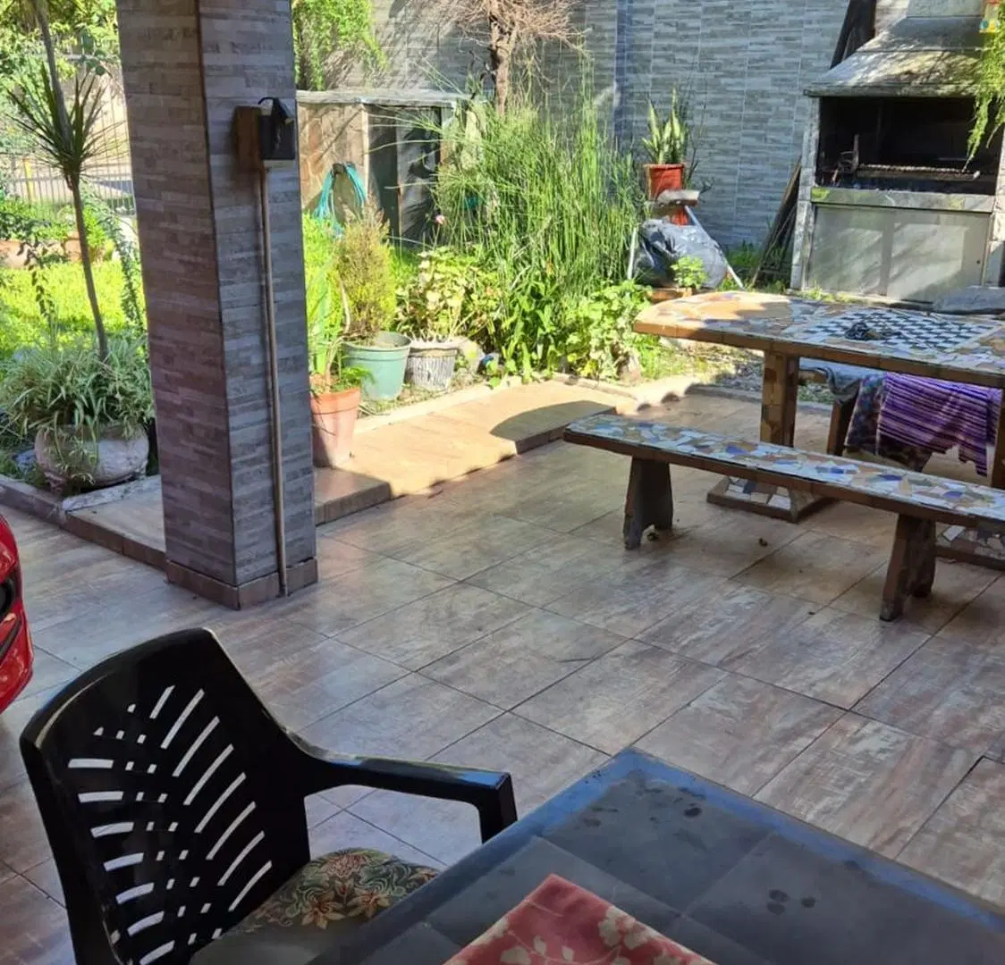 VENTA CASA 2 PLANTAS 4 AMBIENTES VILLA LUZURIAGA 3