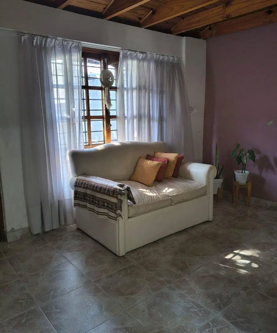 VENTA CASA 4 AMBIENTES MORON 5