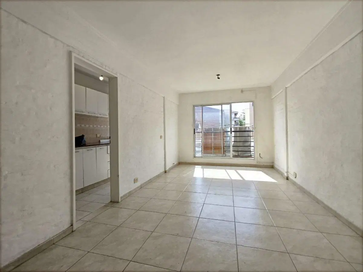 VENTA DEPARTAMENTO 3 AMBIENTES CASTELAR 2