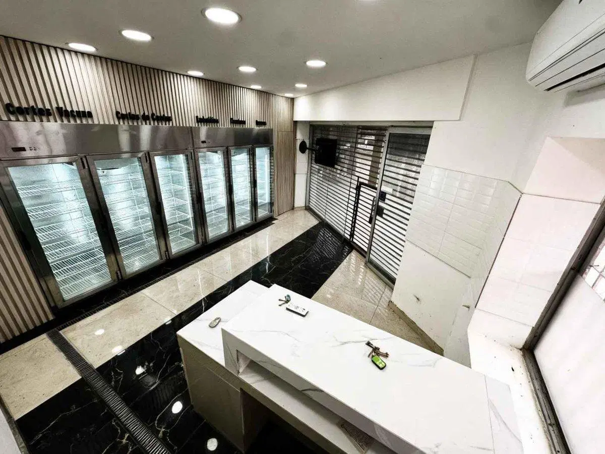 VENTA CARNICERIA LOMAS DEL MIRADOR 3
