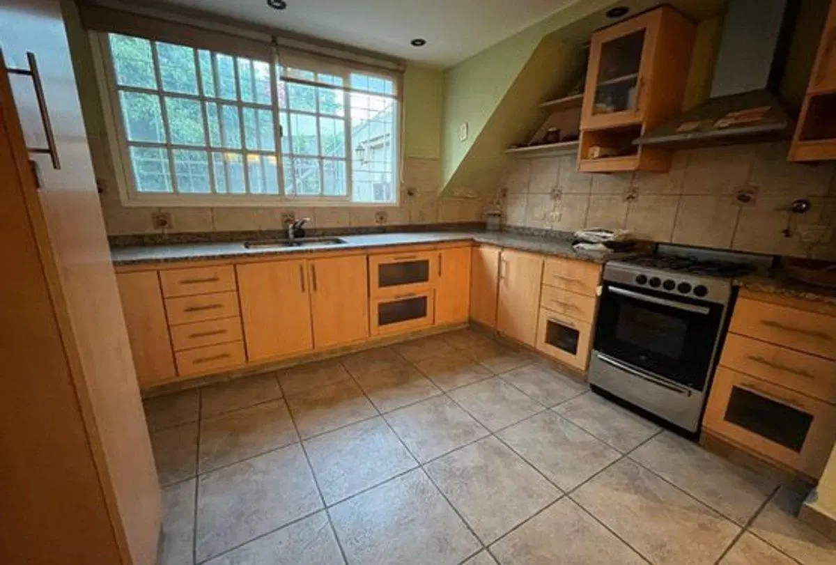 VENTA CASA 3 AMBIENTES + SUM 80MT MORON 3