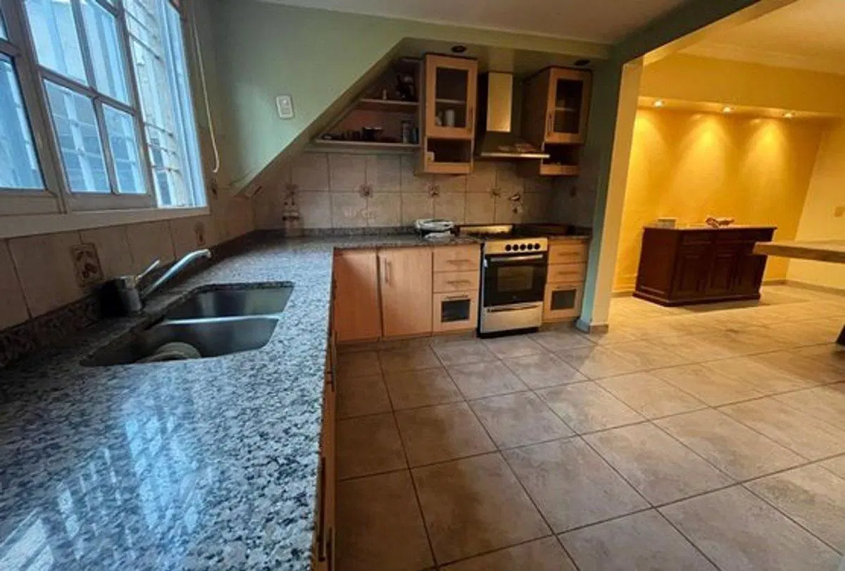 VENTA CASA 3 AMBIENTES + SUM 80MT MORON 5