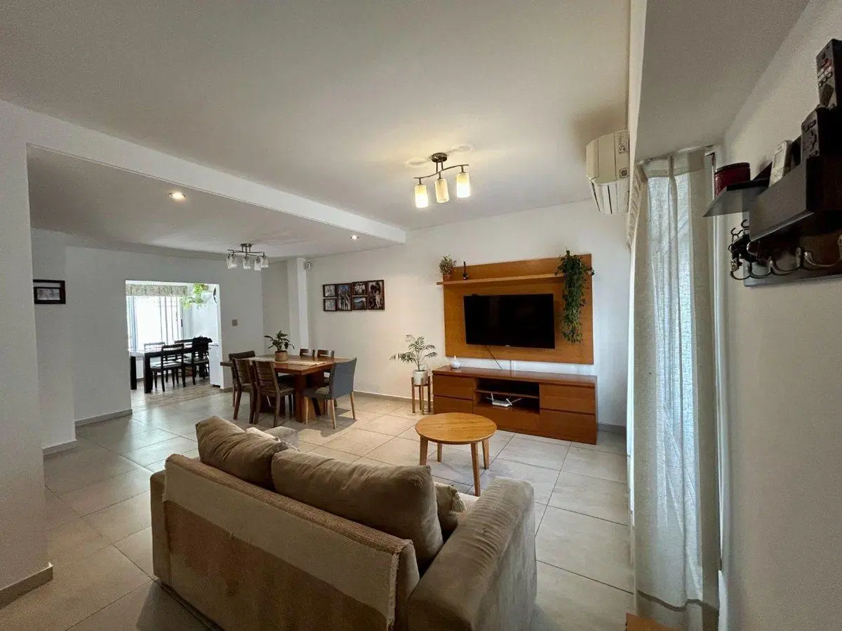 VENTA TRIPLEX 4 AMBIENTES CON COCHERA 2