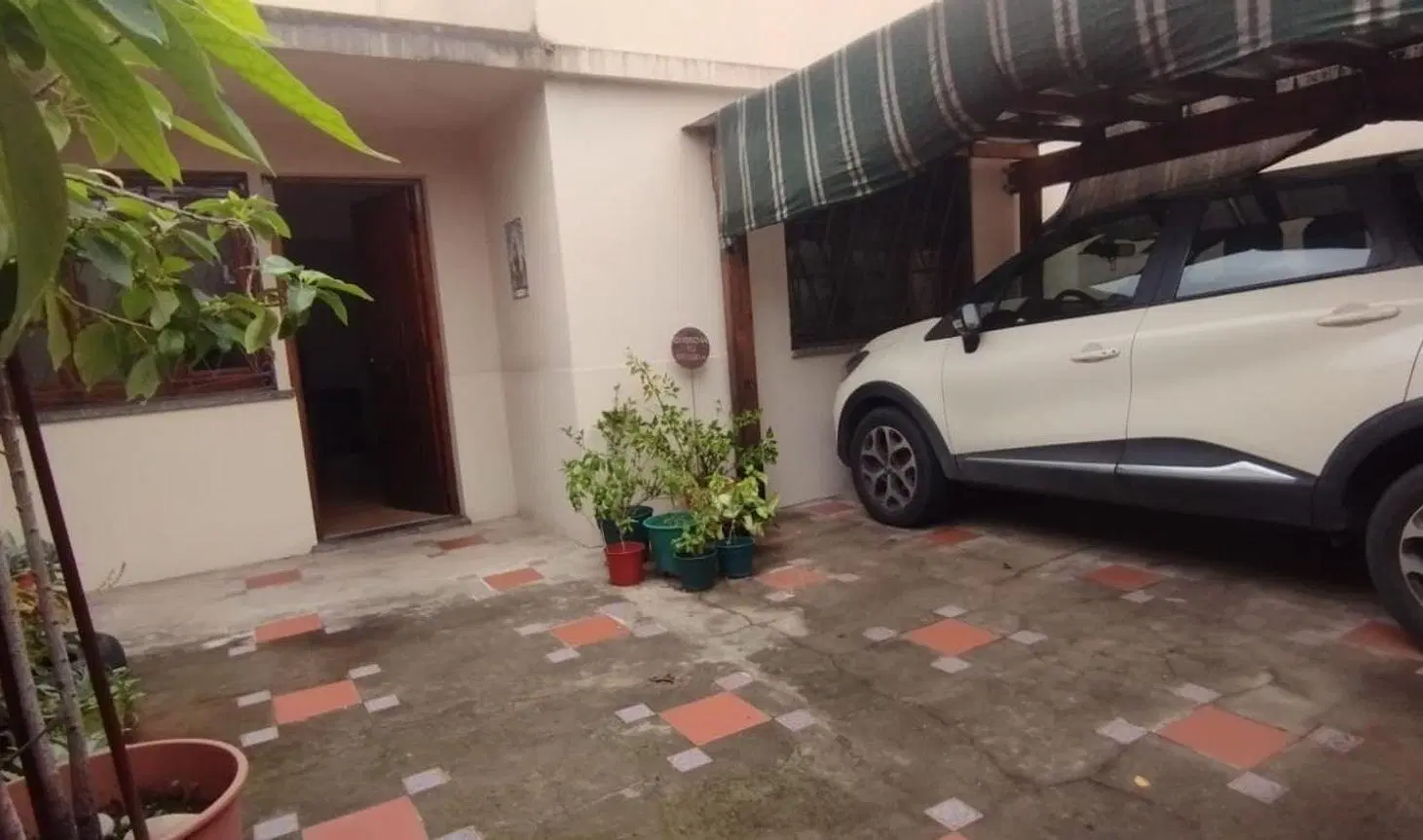 VENTA DE CASA DE 6 AMBIENTES MUTIFAMILIAR 5