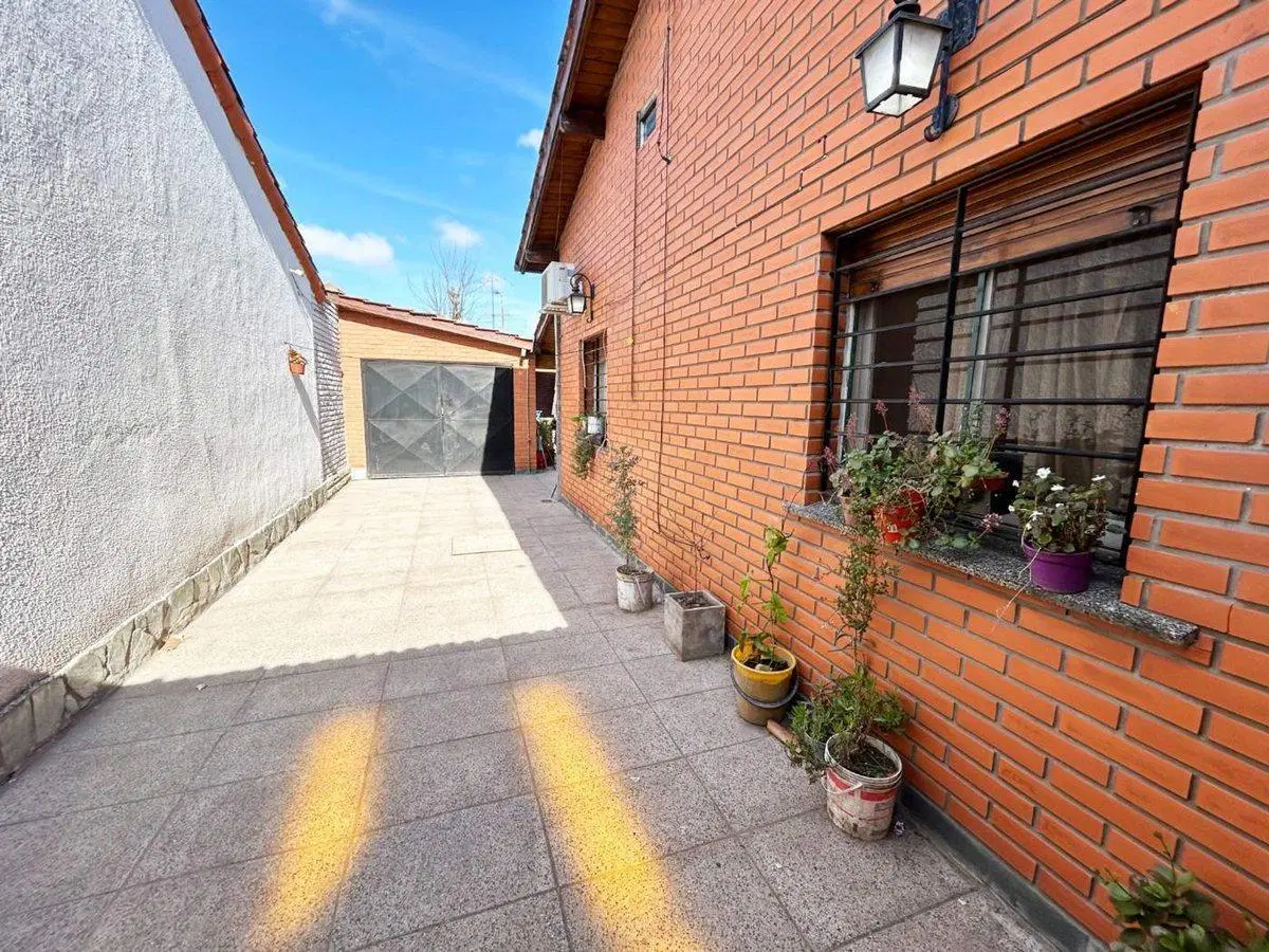 VENTA CASA 3 AMBIENTES VILLA TESEI 5