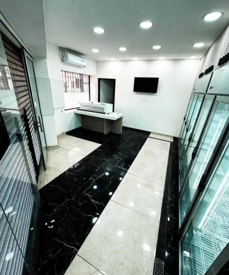 LOCAL COMERCIAL EN VENTA 3
