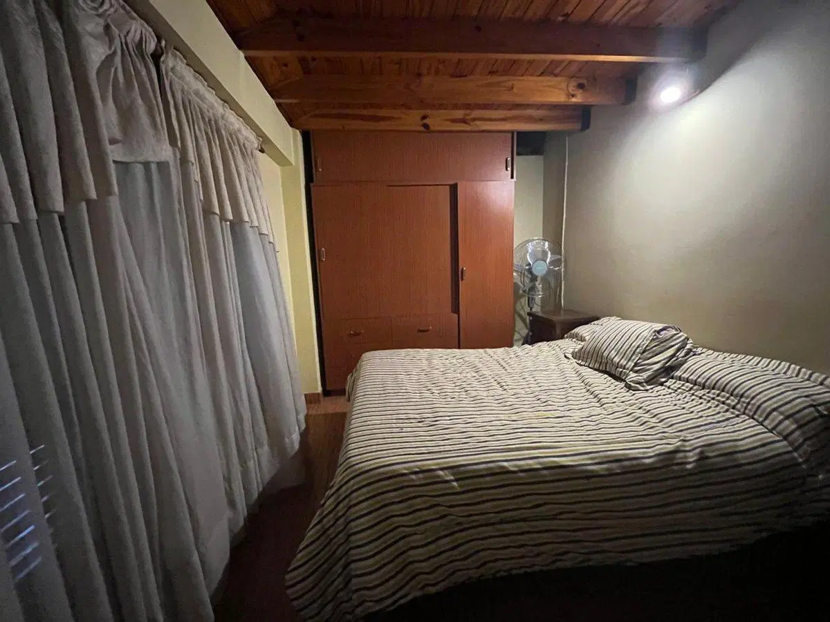 VENTA CASA 4 AMBIENTES MORON 4