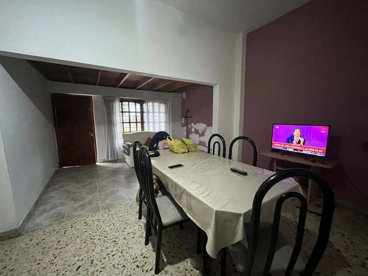 VENTA CASA 4 AMBIENTES MORON 8