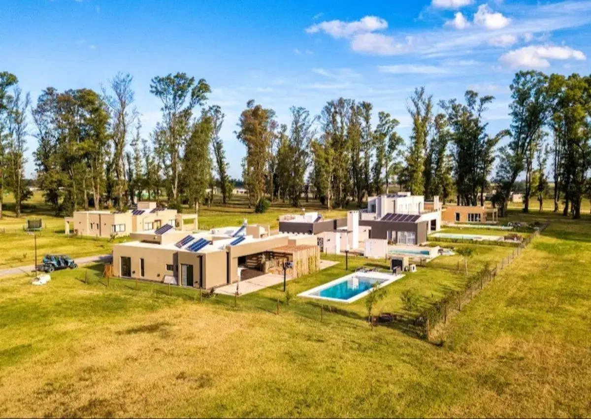 LOTE EN LOS TRES PINOS VILLA DE CAMPO BARRIO ISLA 2