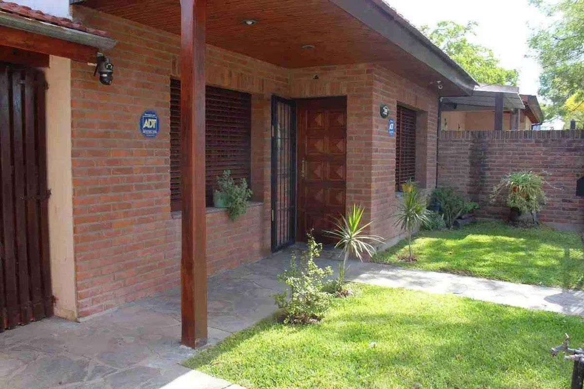 CASA 4 AMBIENTES EN VENTA MORENO APTO CREDITO 2