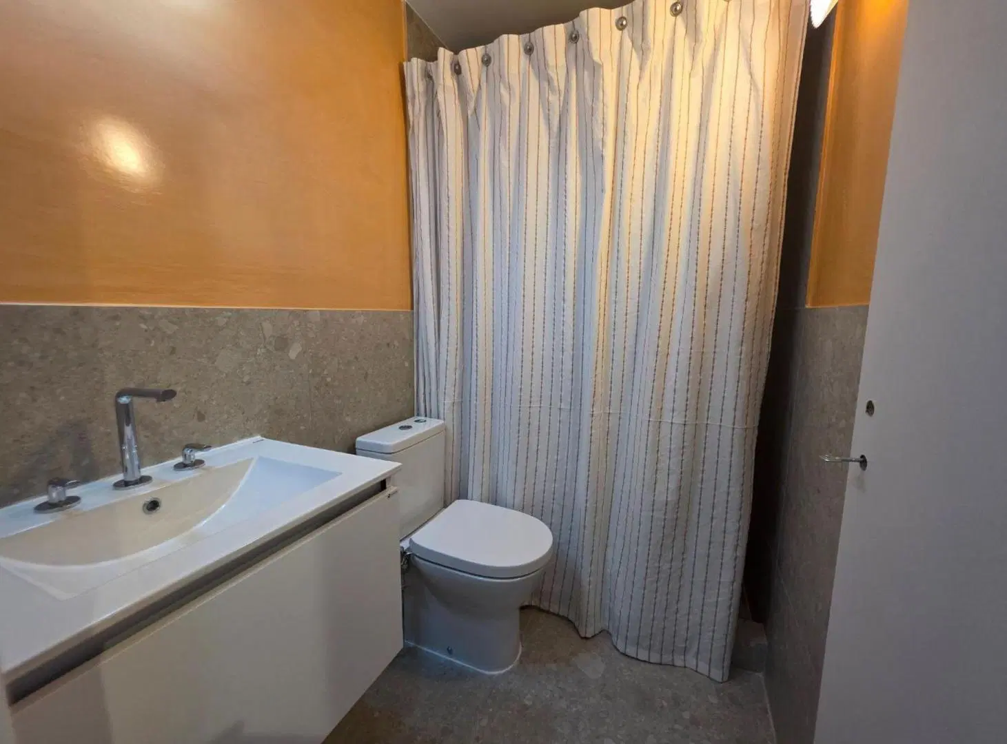 VENTA MONOAMBIENTE RAMOS MEJIA 8