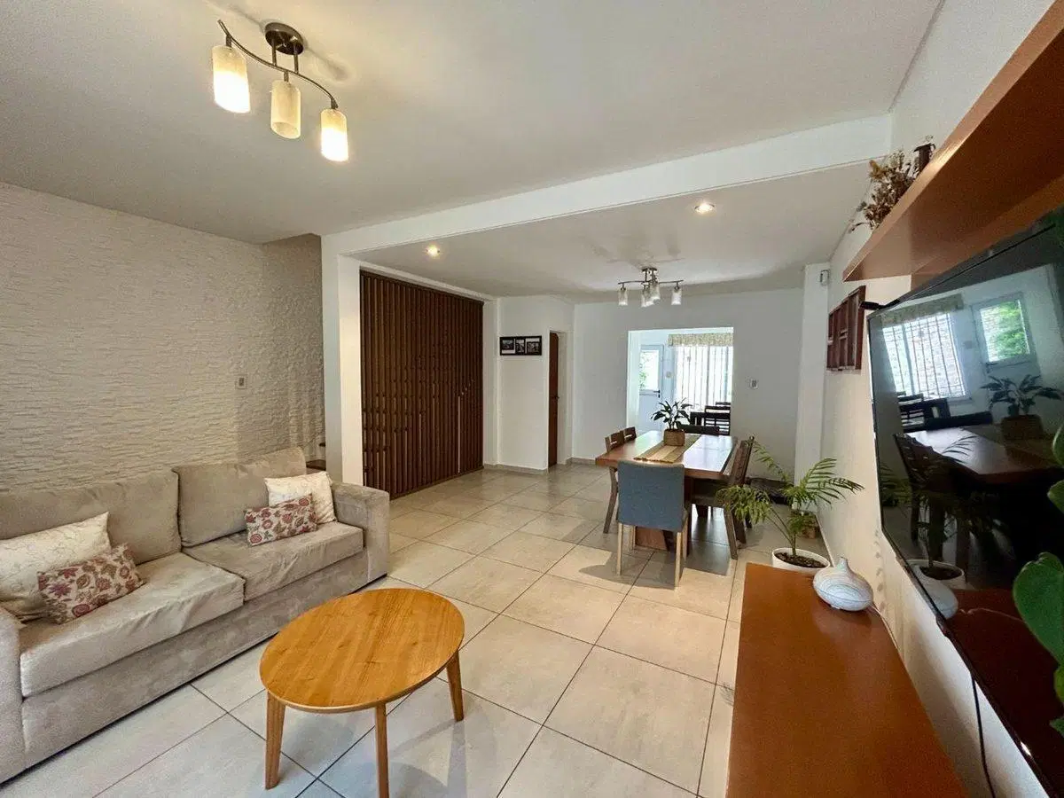 VENTA TRIPLEX 4 AMBIENTES CON COCHERA 3