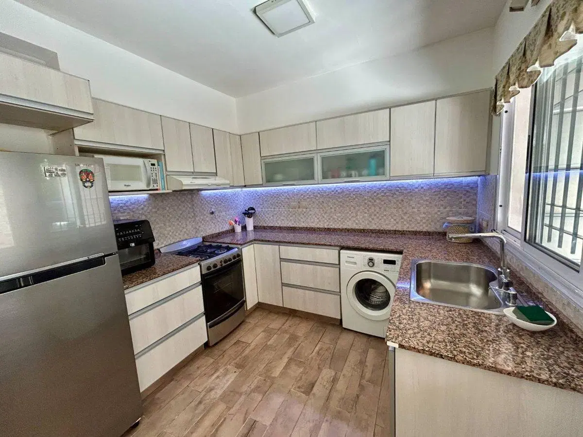 VENTA TRIPLEX 4 AMBIENTES CON COCHERA 8