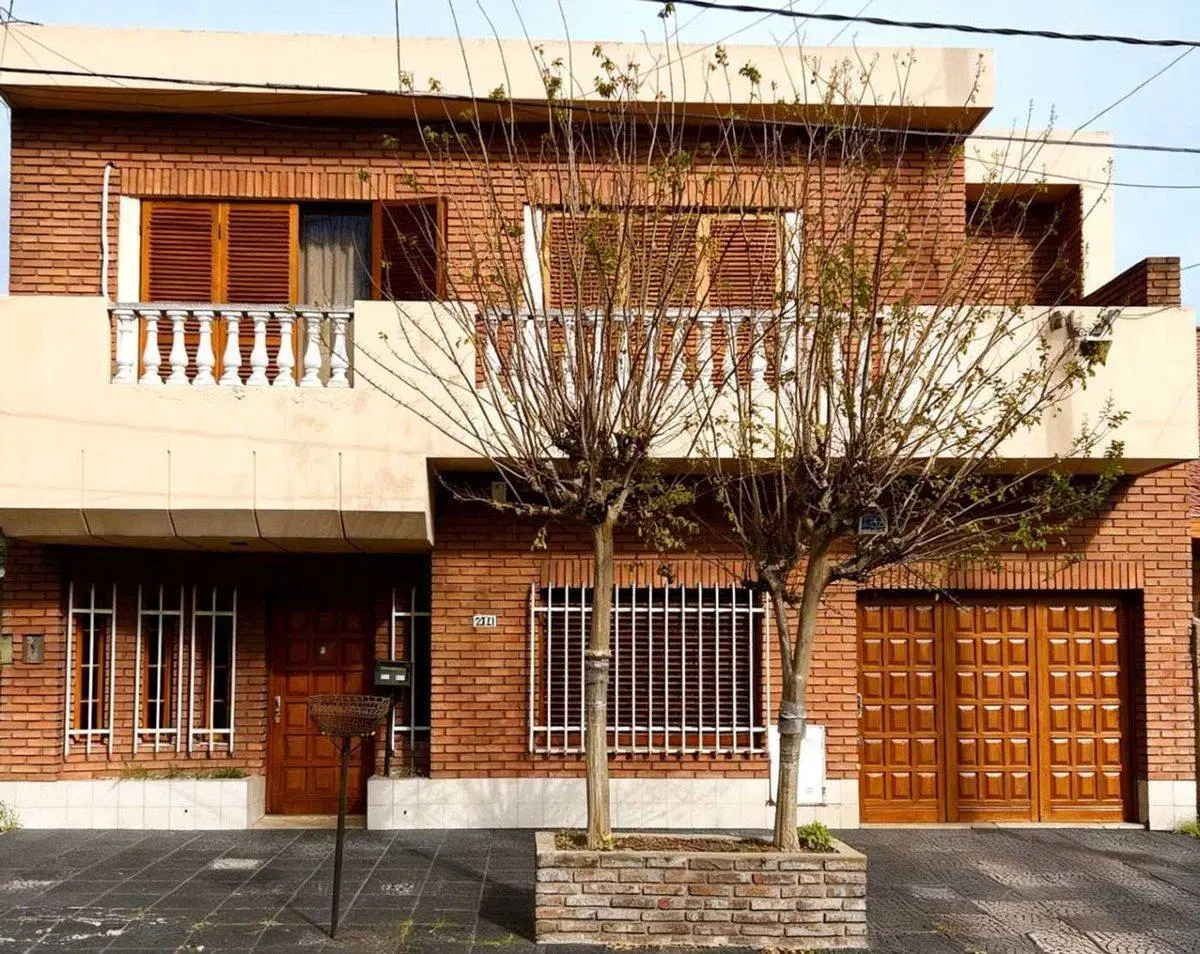 VENTA CASA 5 AMBIENTES RAMOS MEJIA 2