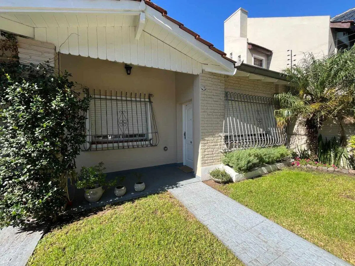 VENTA CASA 4 AMBIENTES VILLA LUZURIAGA 4