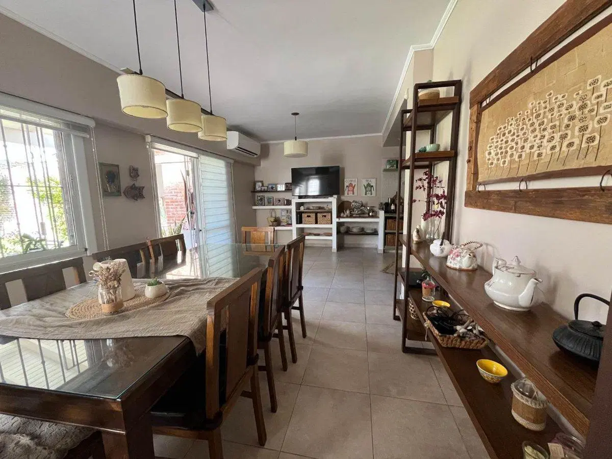 VENTA CASA 4 AMBIENTES VILLA LUZURIAGA 3