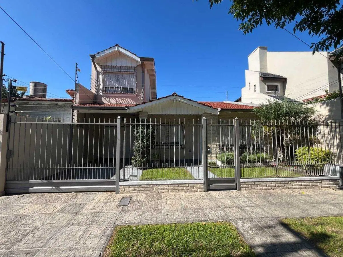 VENTA CASA 4 AMBIENTES VILLA LUZURIAGA 5