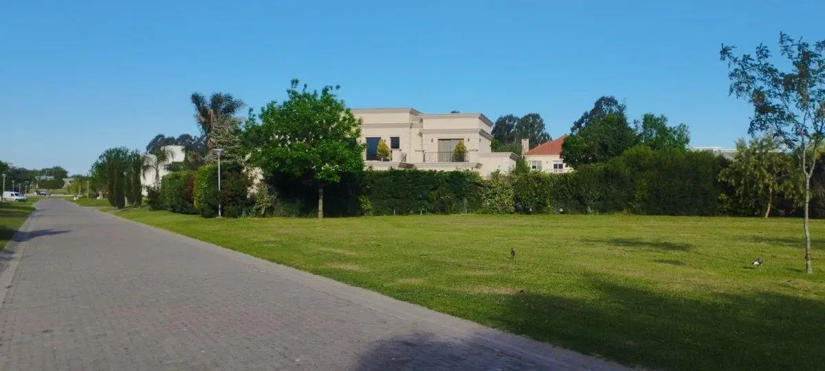 Venta de lote en Canuelas Barrio cerrado Valdevez 3