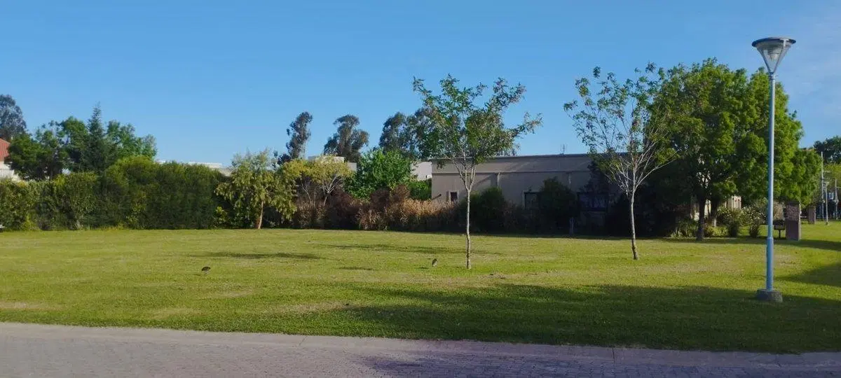Venta de lote en Canuelas Barrio cerrado Valdevez 2