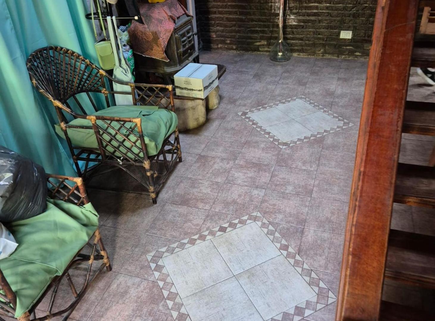 Foto de VENTA CASA 2 PLANTAS 4 AMBIENTES VILLA LUZURIAGA, imagen 2