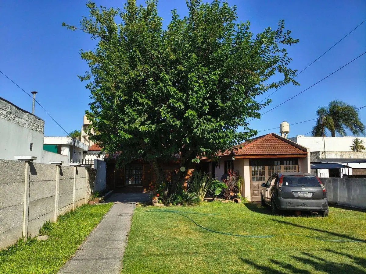 VENTA CASA 4 AMBIENTES MORON 4
