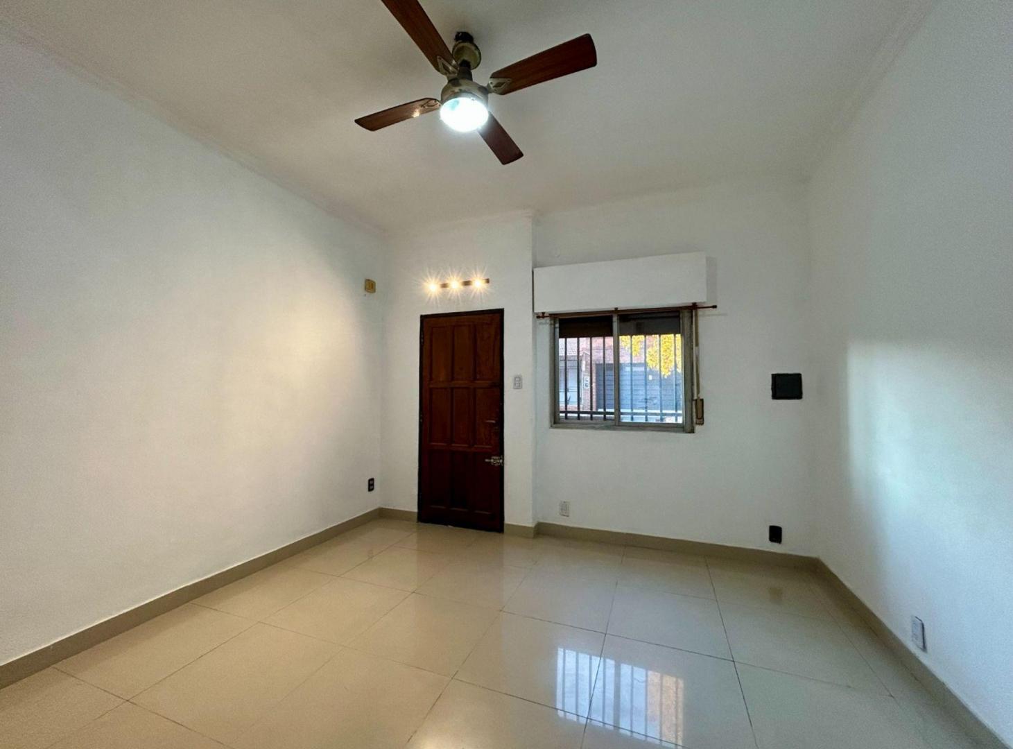 Foto de Venta Dúplex 3 Ambientes en Castelar Apto Crédito, imagen 1