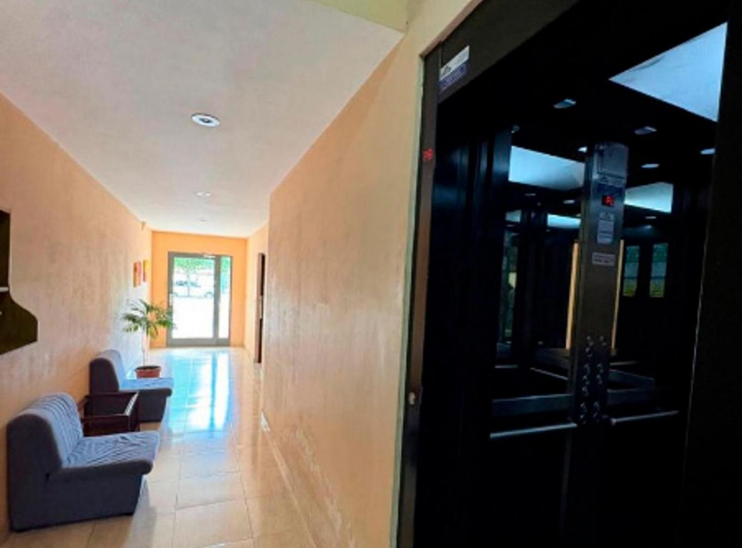 Foto de VENTA DEPARTAMENTO DE 2 AMBIENTES CON COCHERA, imagen 1