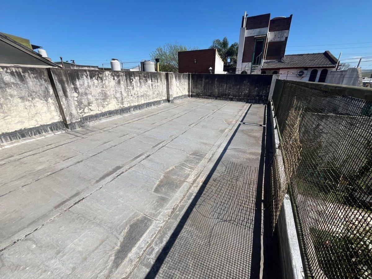 Foto de VENTA CASA 3 AMB VILLA LUZURIAGA ACEPTA PERMUTA, imagen 2