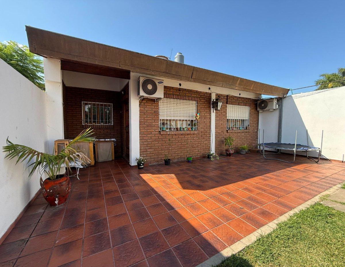 Foto de VENTA CASA 3 AMBIENTES LOTE PROPIO RAMOS MEJIA, imagen 2