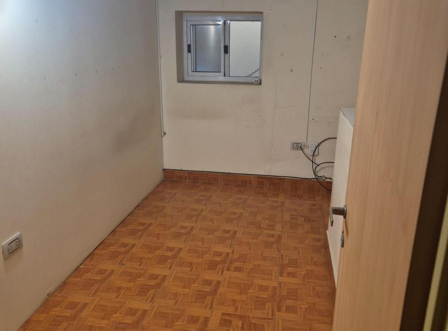 Foto de Venta PH 4 ambientes Ciudadela Centro c/ 2 locales, imagen 5