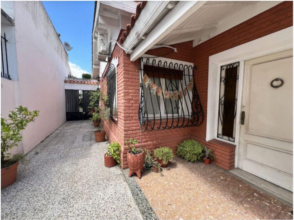 Foto de VENTA CASA 3 AMBIENTES RAMOS MEJIA BARRIO PILETA, imagen 1