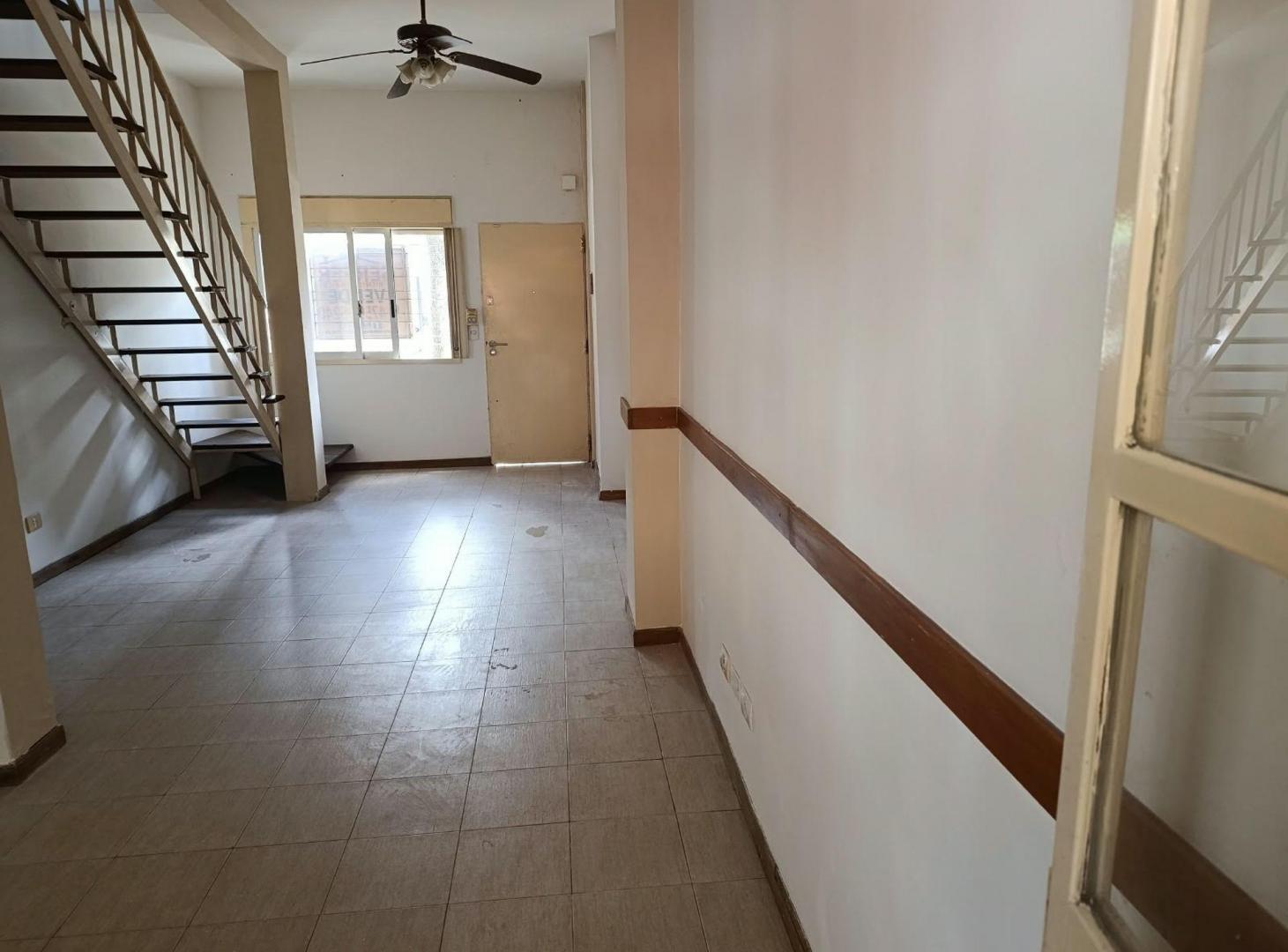 Foto de Venta PH Dúplex 3 Ambientes al Frente Caseros, imagen 3