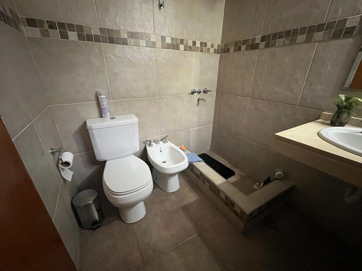 Foto de VENTA CASA 4 AMBIENTES MORON, imagen 2