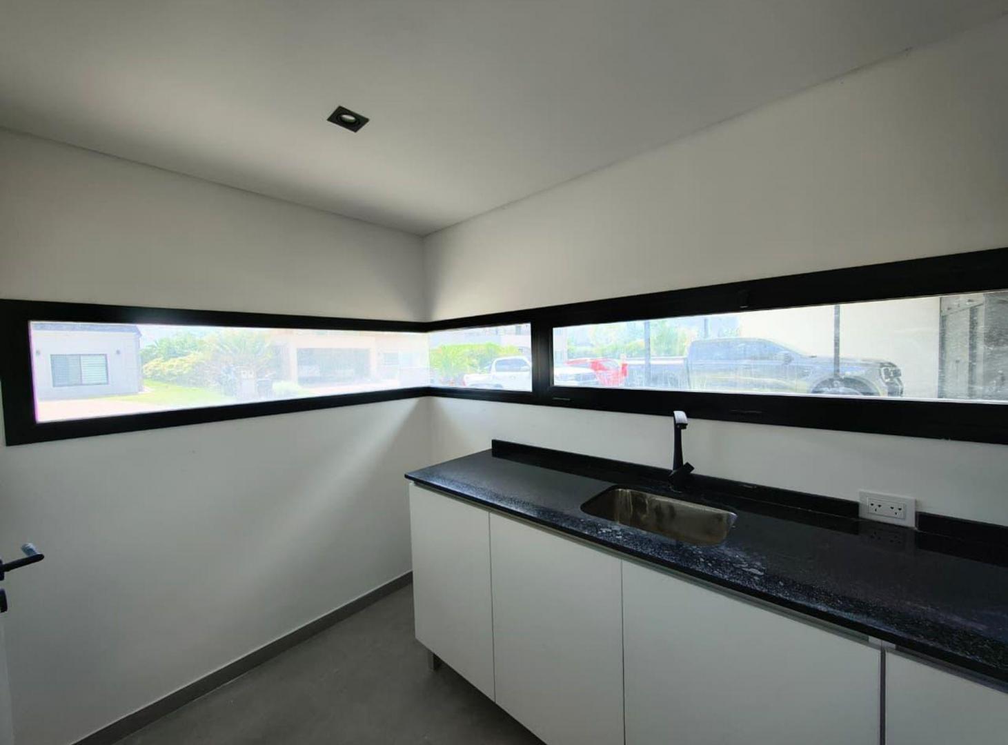 Foto de VENTA CASA 5 AMBIENTES BARRIO EL REBENQUE CANNING, imagen 4