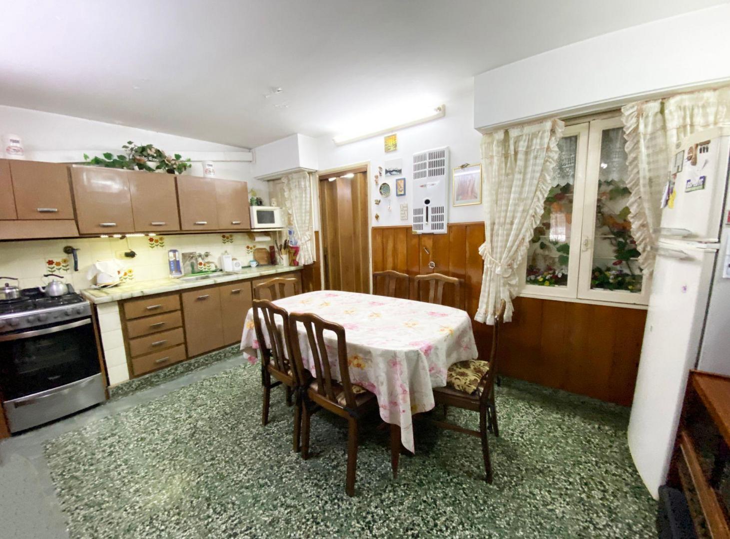 Foto de VENTA CASA 3 AMBIENTES VILLA LUZURIAGA CON COCHERA, imagen 5