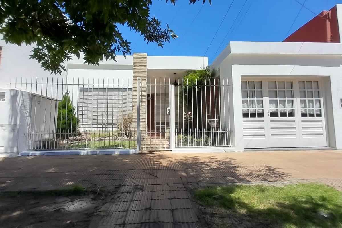 Foto de VENTA CASA 3 AMB VILLA LUZURIAGA ACEPTA PERMUTA, imagen 5