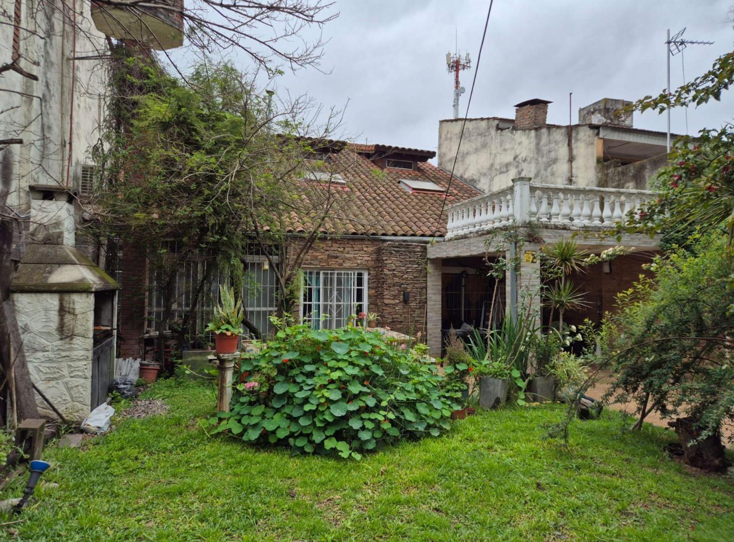 Foto de VENTA CASA 4 AMBIENTES VILLA LUZURIAGA, imagen 1