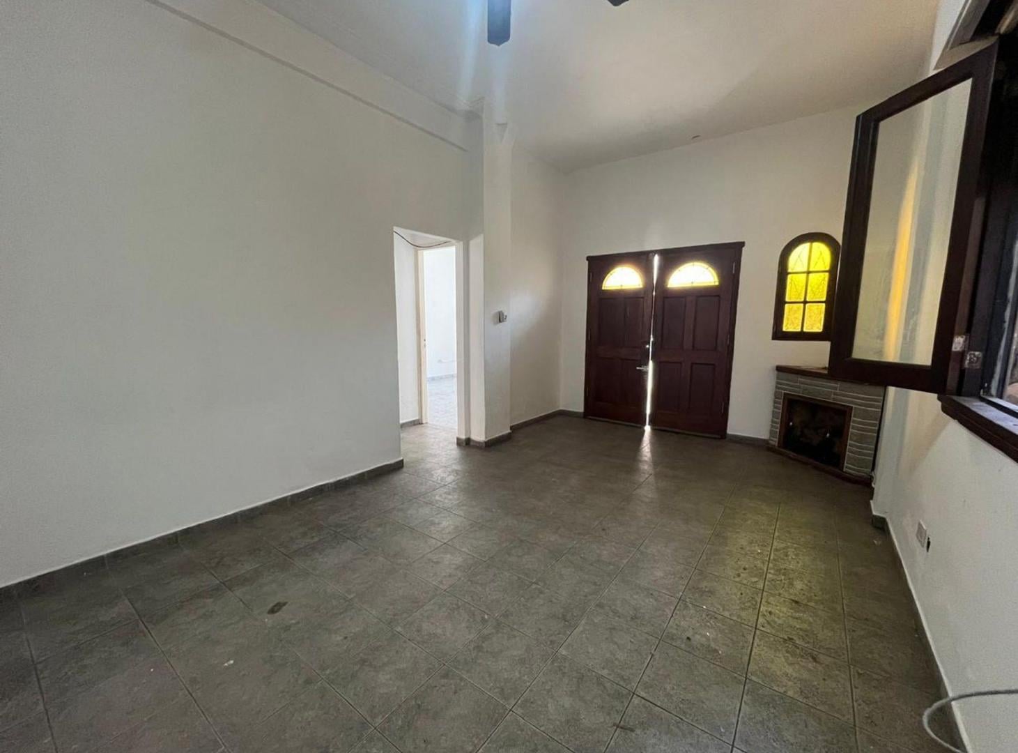 Foto de VENTA CASA 3 AMB RAMOS MEJIA A REFACCIONAR Y LOCAL, imagen 3