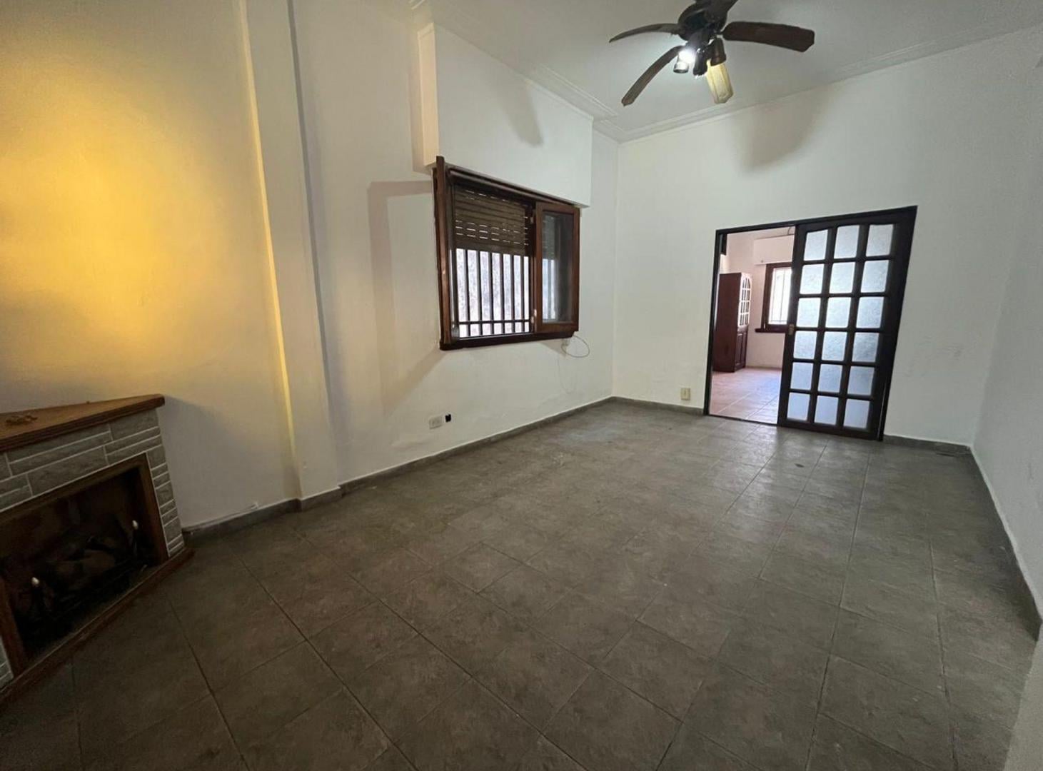 Foto de VENTA CASA 3 AMB RAMOS MEJIA A REFACCIONAR Y LOCAL, imagen 4