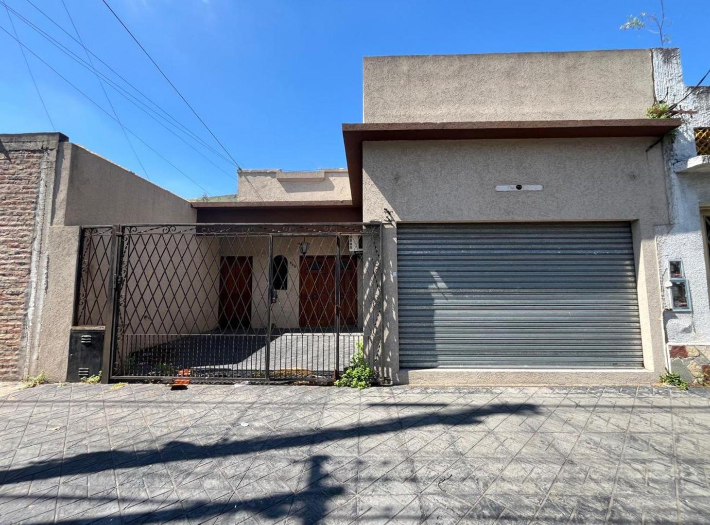 Foto de VENTA CASA 3 AMB RAMOS MEJIA A REFACCIONAR Y LOCAL, imagen 2