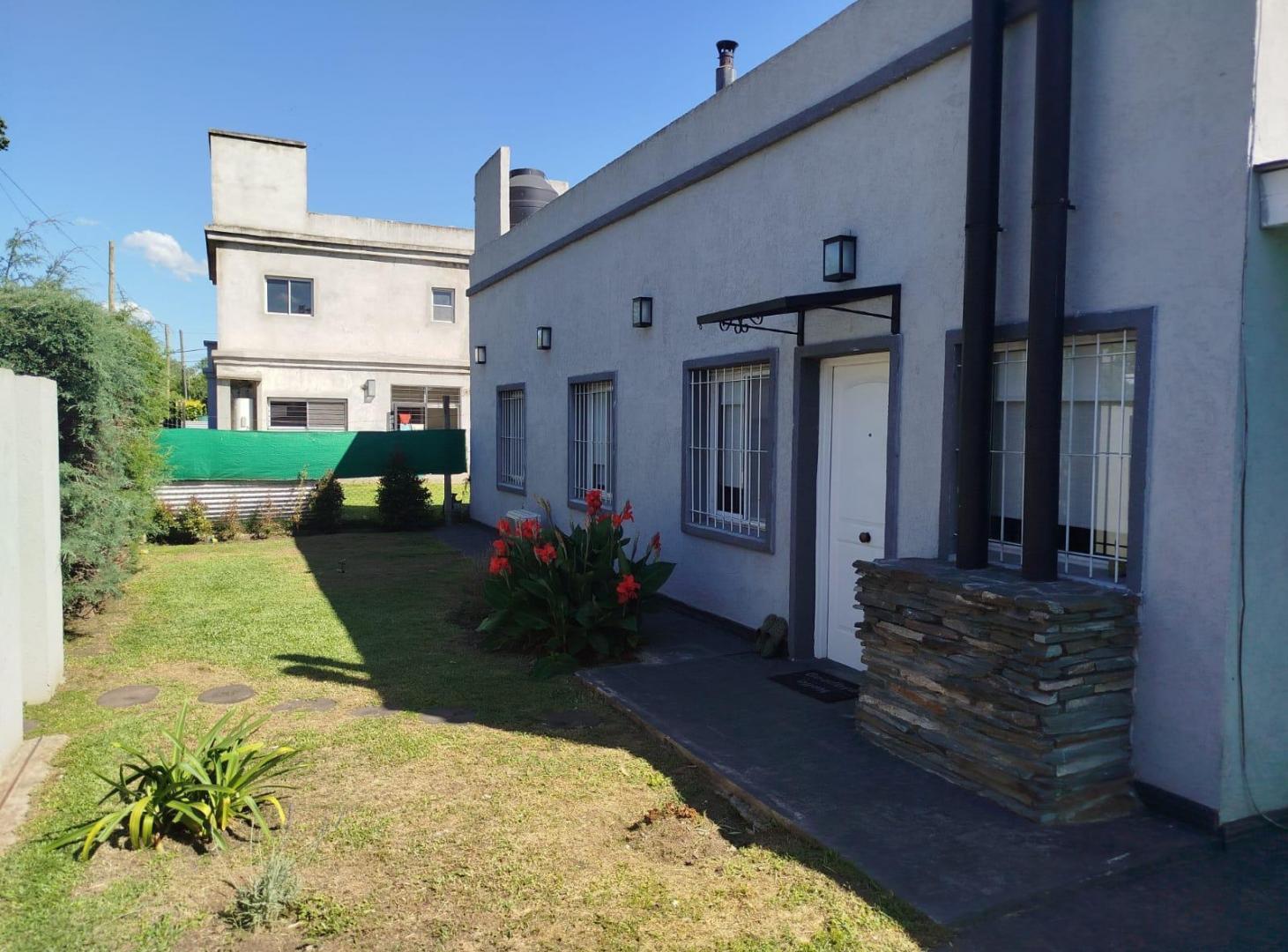Foto de Casa en venta 3 ambientes barrio pelegrini en pilar, imagen 2
