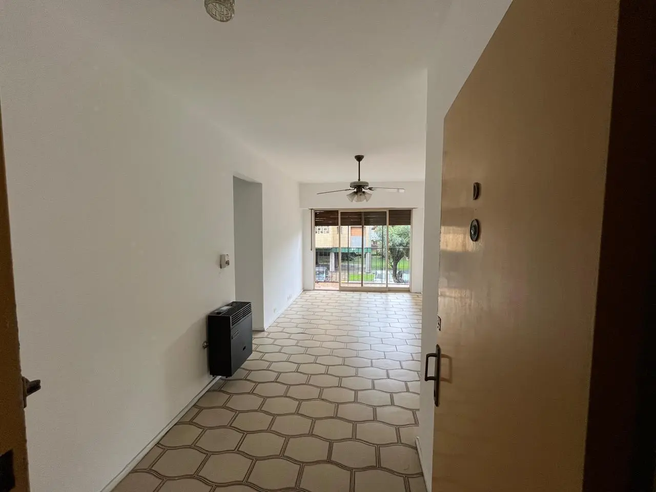 VENTA DPTO 4 AMB C/BALCÓN TAPIALES 2