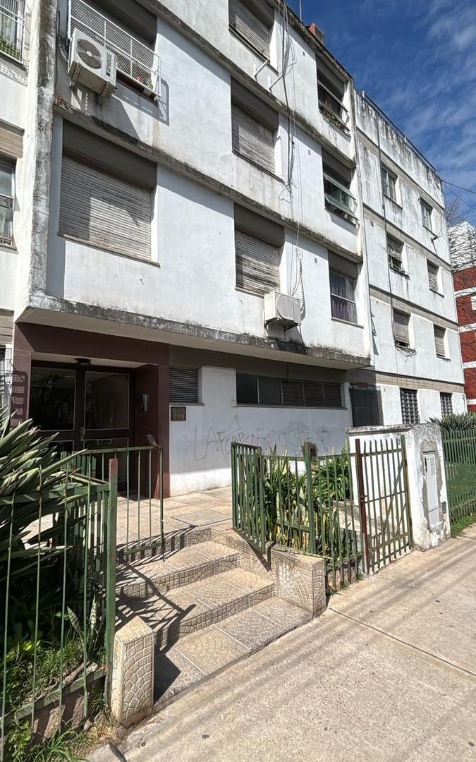 Foto de VENDE DEPARTAMENTO 3 AMBIENTES A RECICLAR EN SAAVEDRA, imagen 2
