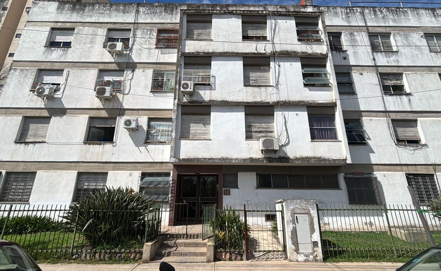 Foto de VENDE DEPARTAMENTO 3 AMBIENTES A RECICLAR EN SAAVEDRA, imagen 5